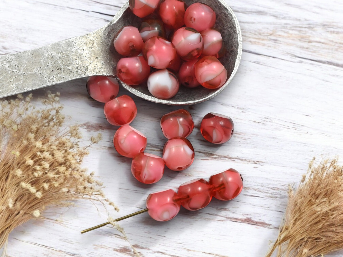 *20* 10mm Cranberry Cream 3 Sided Round Beads