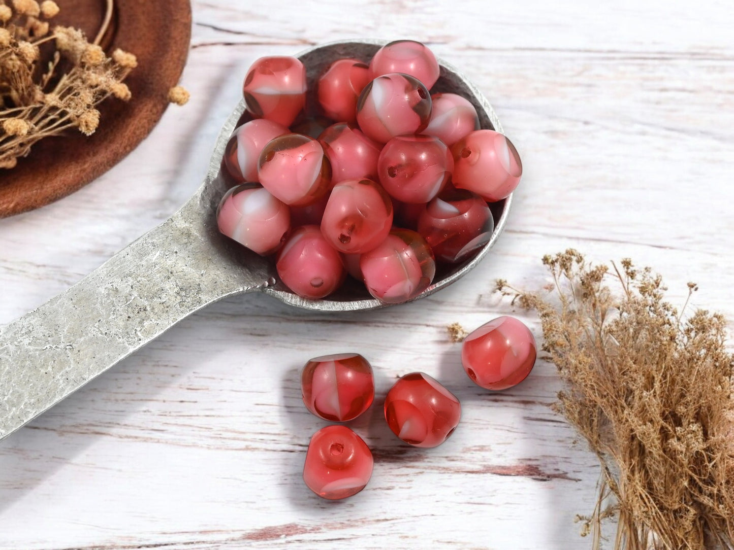 *20* 10mm Cranberry Cream 3 Sided Round Beads