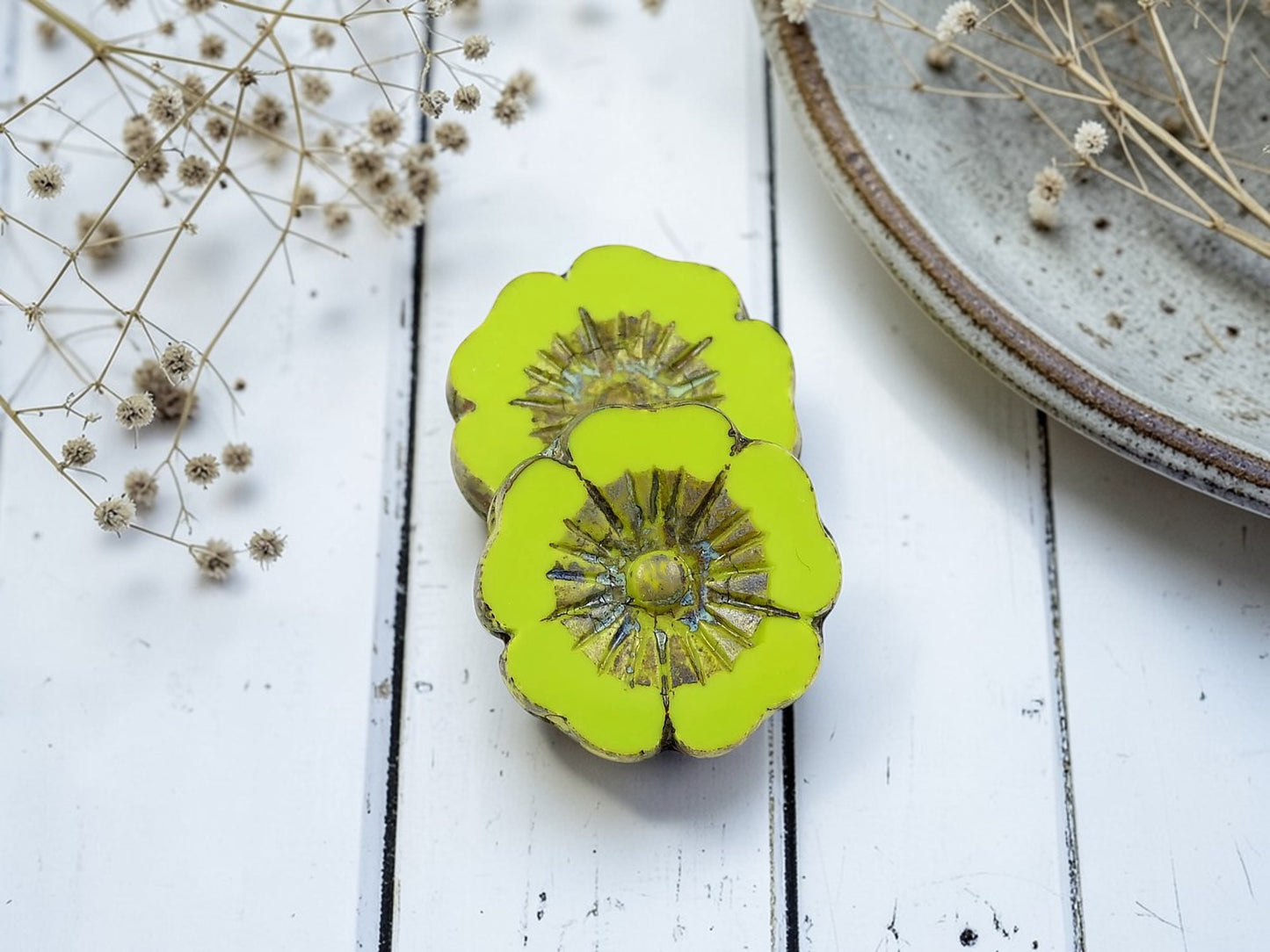 22mm Opaque Chartreuse Picasso Hawaiian Flower Bead - 1 Bead