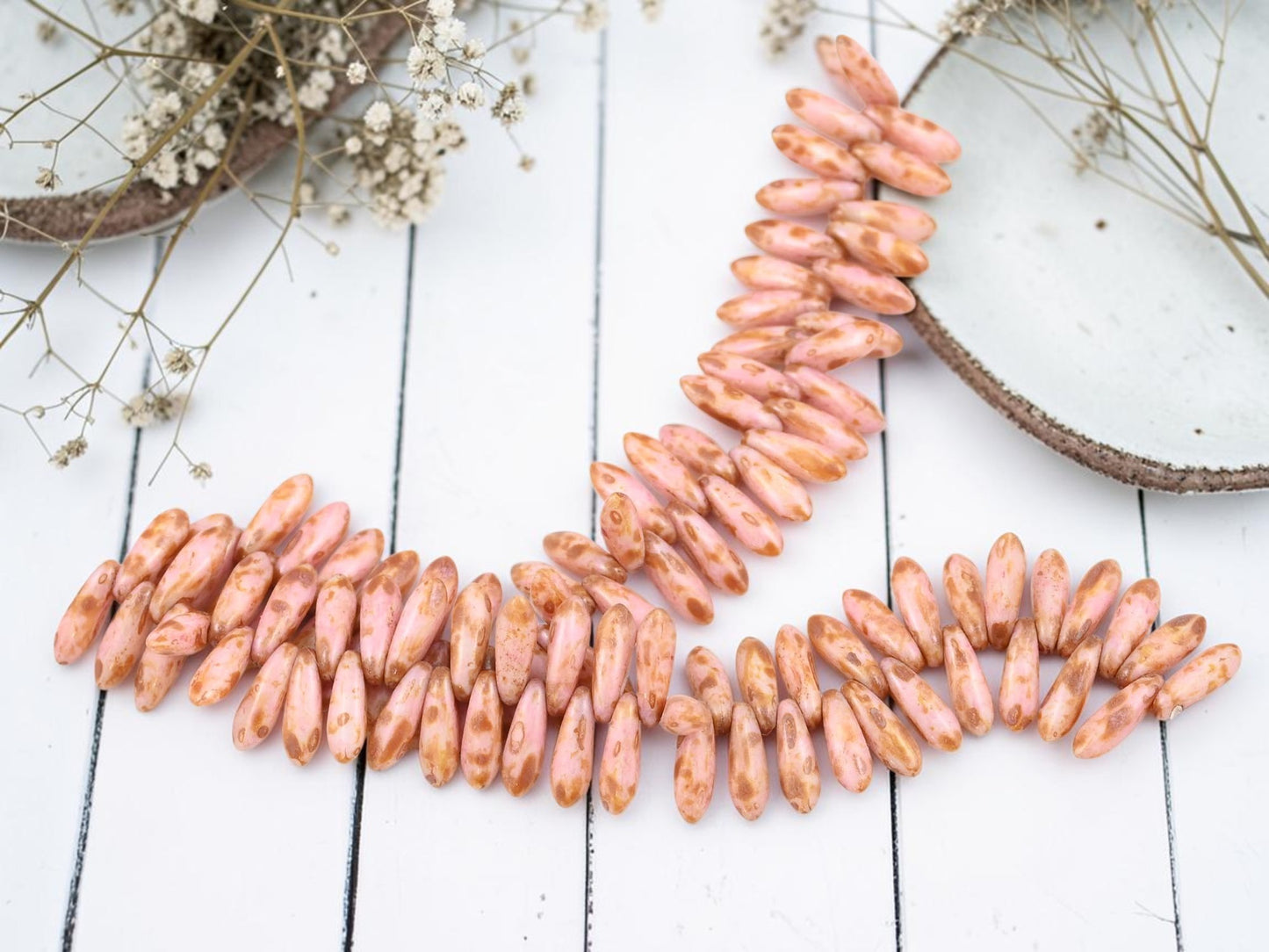 *50* 3x10mm Pink Rose Luster Dagger Beads