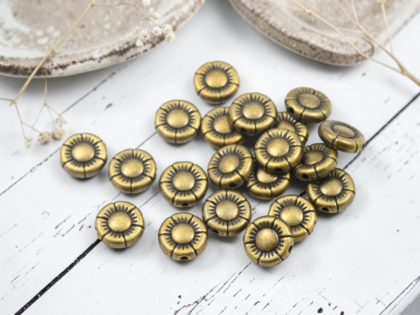*20* 10mm Antique Brass Flat Flower Beads