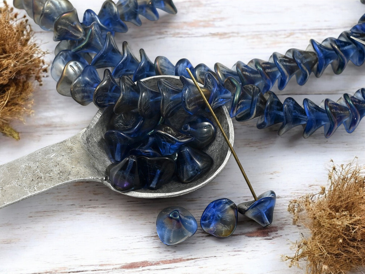 *25* 10x12mm Sapphire Celsian 3 Petal Bell Flower Beads