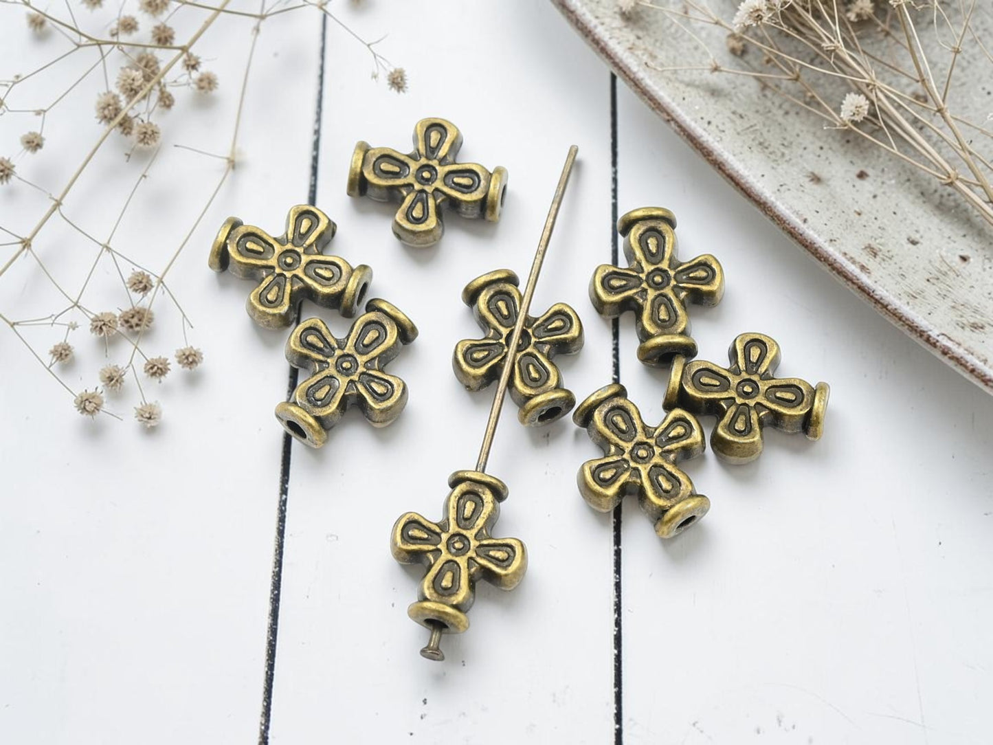 *8* 12x15mm Antique Bronze Ornate Cross Beads