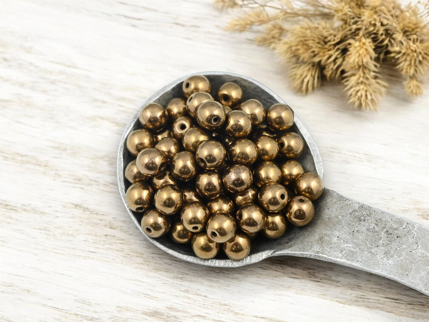 *50* 6mm Bronze Round Druk Beads