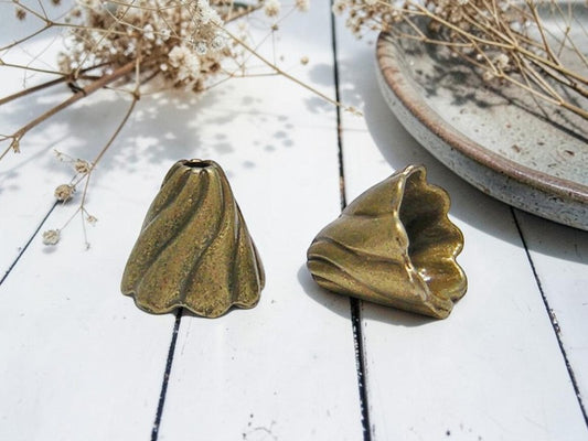 *4* 12x13mm Antique Bronze Scalloped Bead Caps