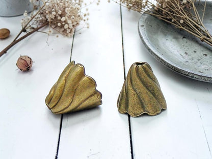 *4* 12x13mm Antique Bronze Scalloped Bead Caps