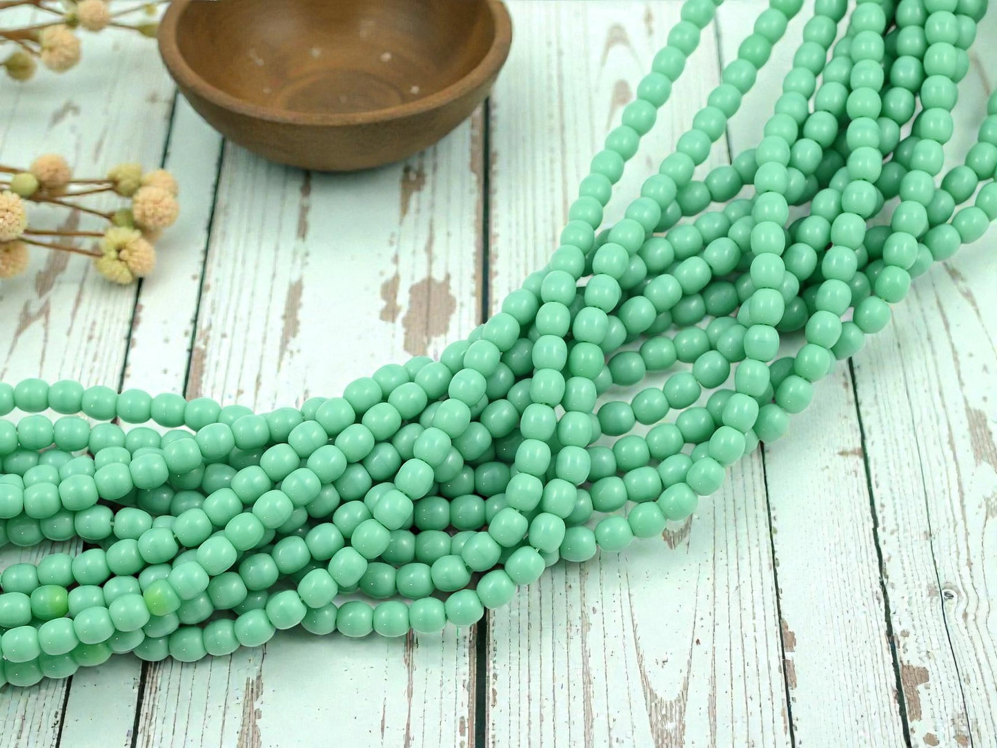 *50* 4mm Opaque Jade Green Round Druk Beads