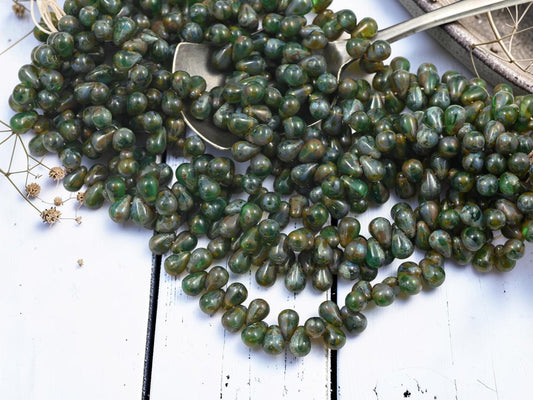 *50* 4x6mm Deep Green Picasso Teardrop Beads