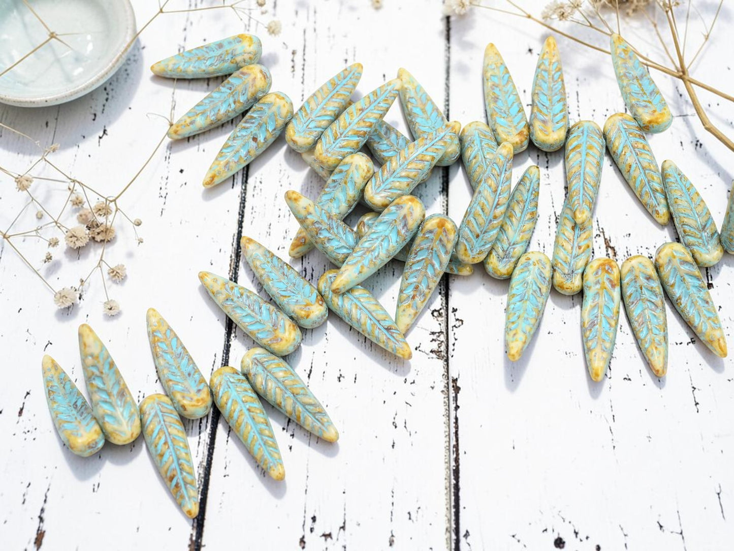 *20* 17x5mm Turquoise Washed Beige Picasso Feather Dagger Beads