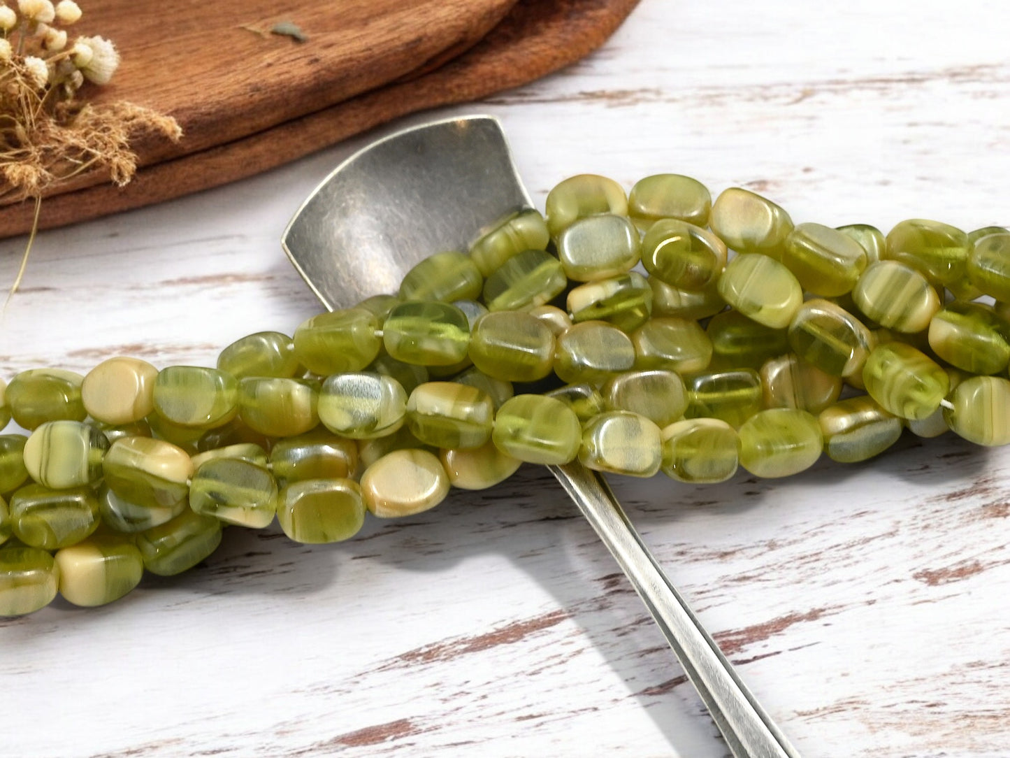 *25* 9x7mm Blended Olivine Cream Luster Tri Oval Beads
