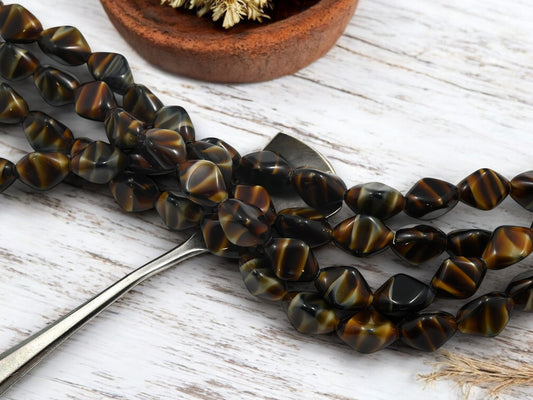 *13* 15x11mm Dark Chroust Tri Oval Beads
