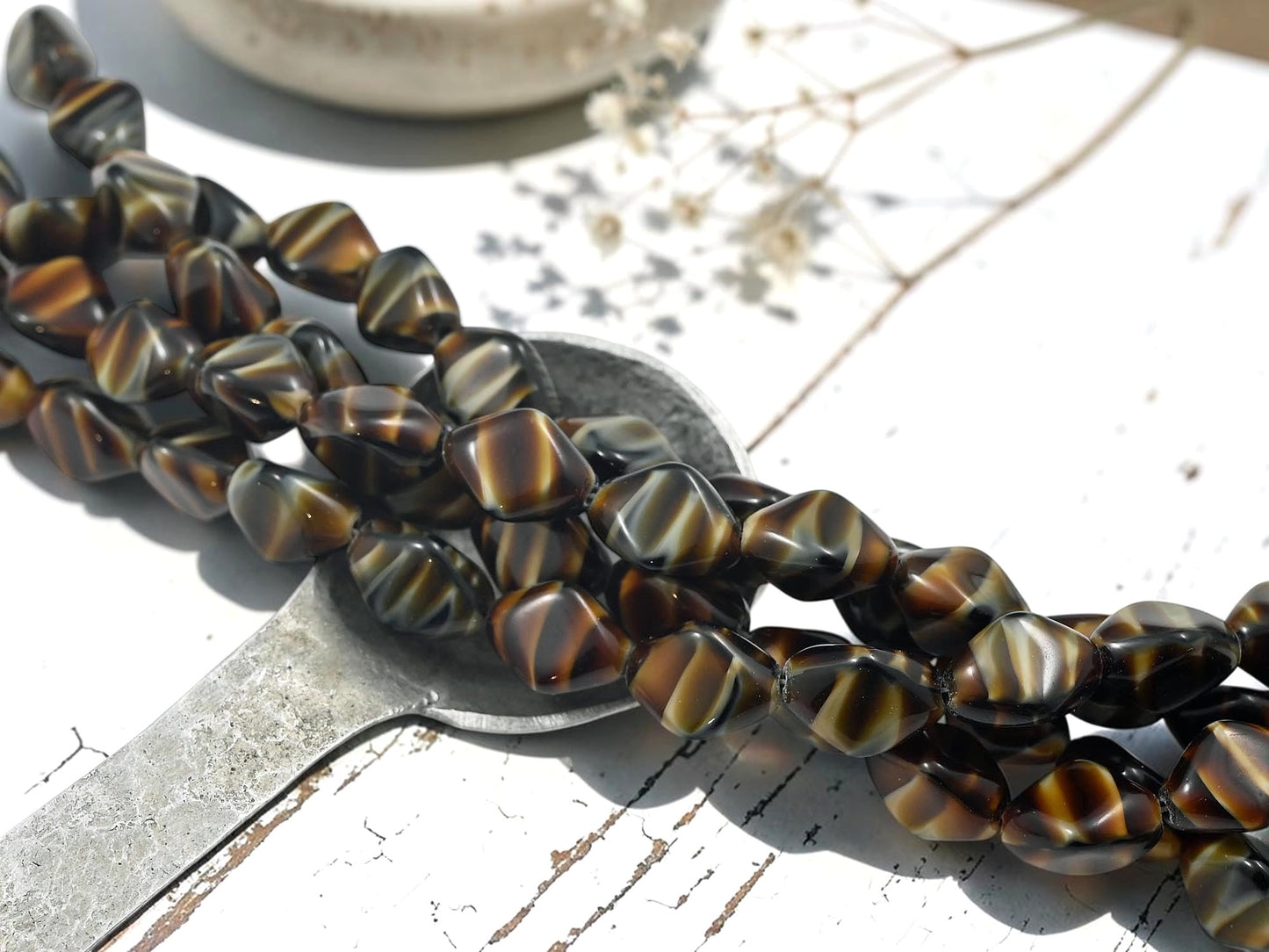 *13* 15x11mm Dark Chroust Tri Oval Beads
